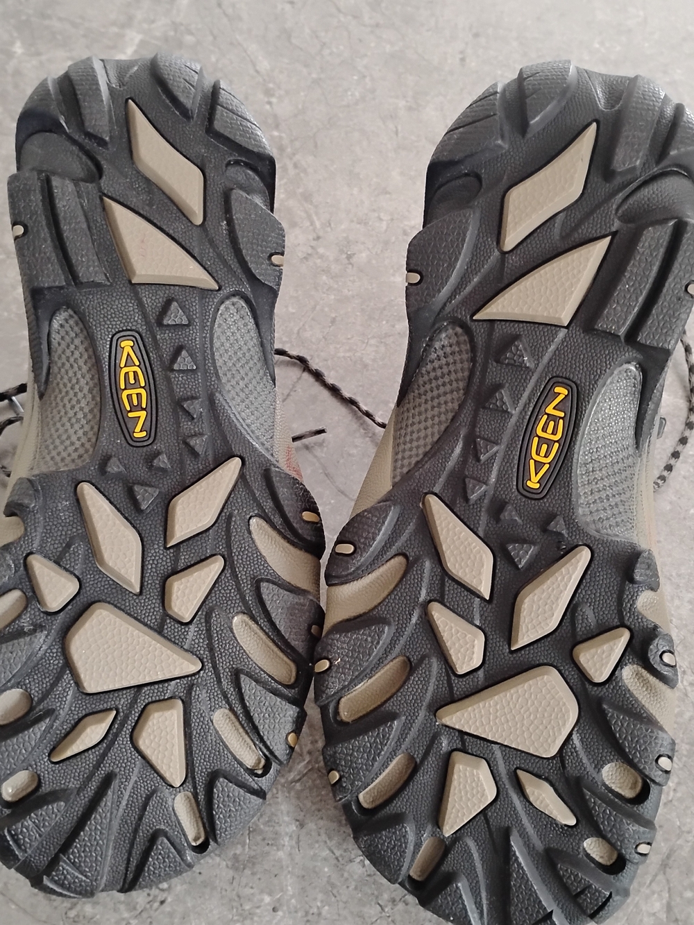 KEEN Men’s 8 Brown Waterproof Hiking Boots - Like New - Free Shipping - Picture 13 of 16